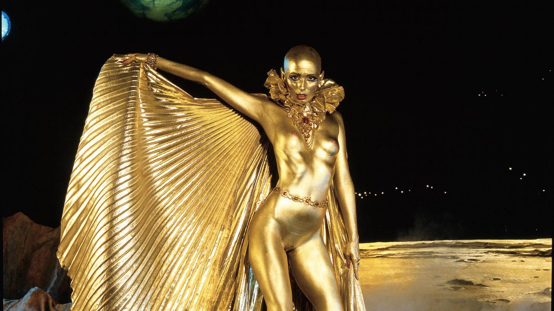 HUSTLER Honey Gold Fingers
